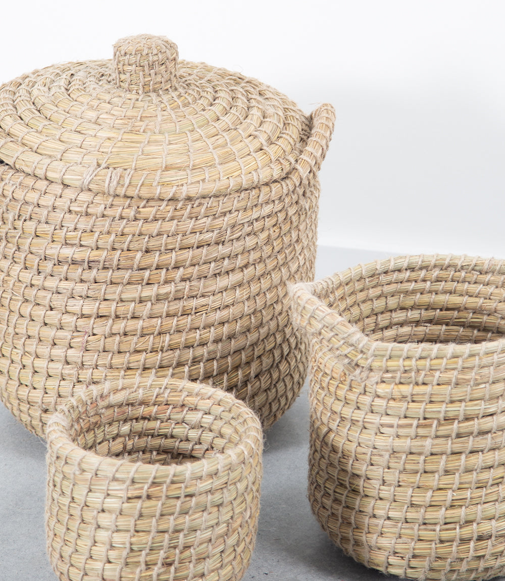 Kaisa natural baskets - large one with lid