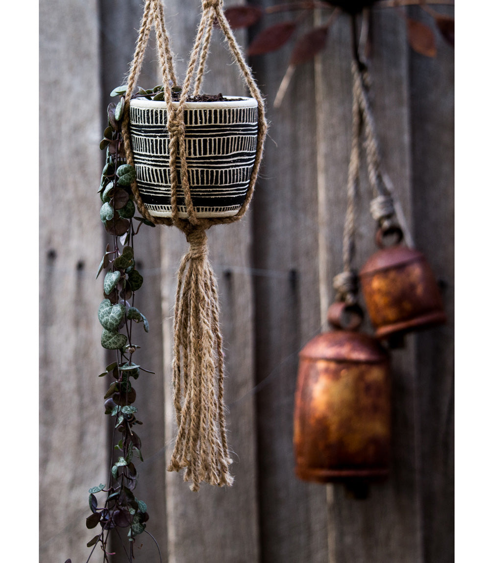 Macrame pot hanger jute