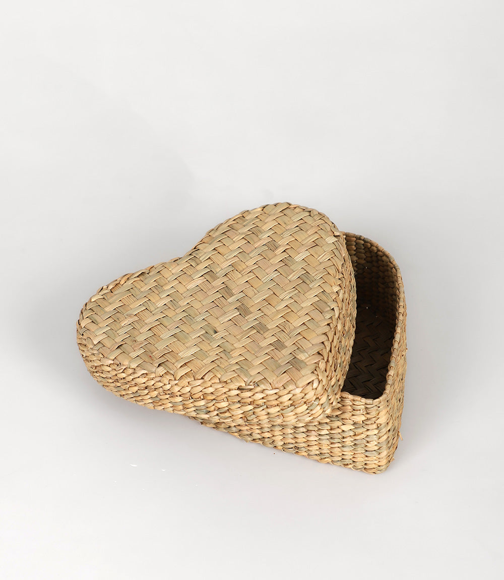 Pathi Heart Basket - Natural