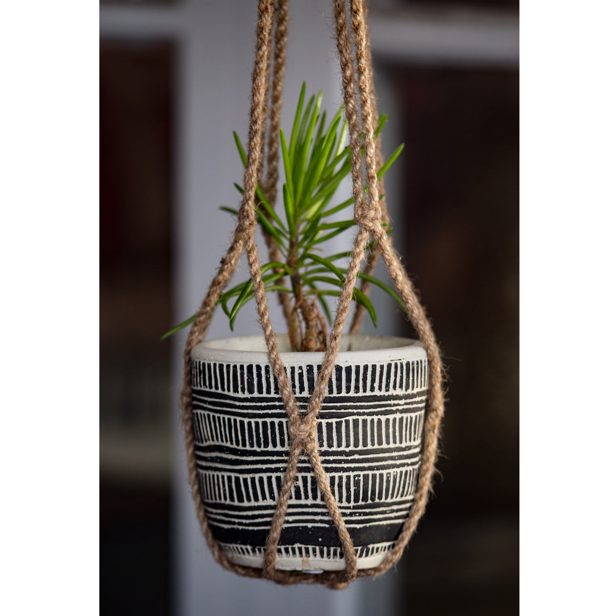 Macrame pot hanger jute