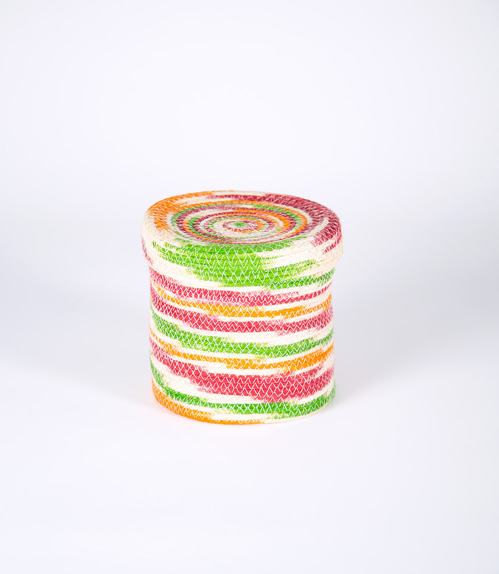 Swirl basket with lid