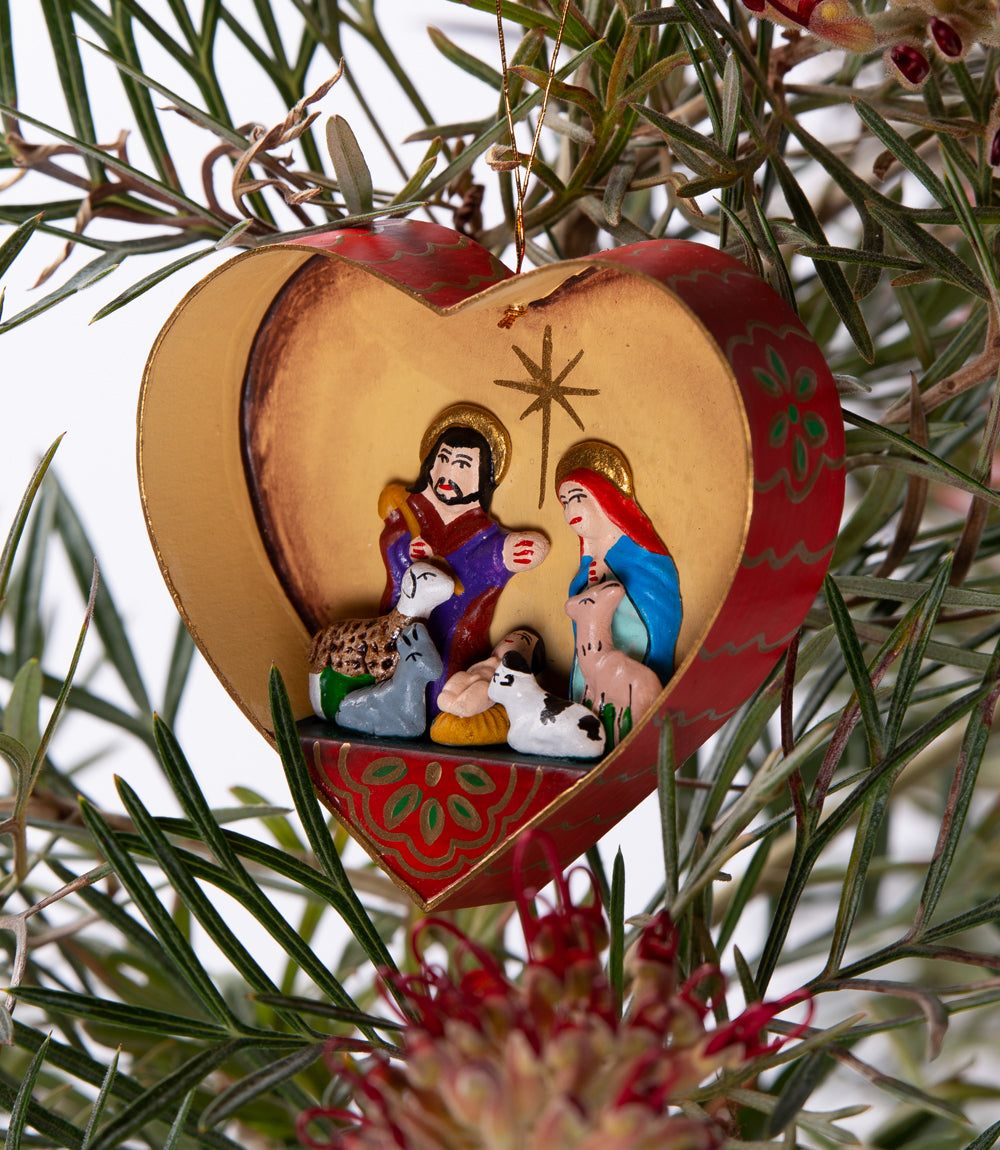 Mini Diorama - Red Heart Nativity