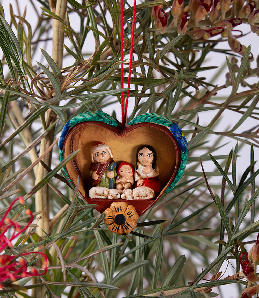 Micro Diorama - Blue Flower Heart Peruvian Nativity